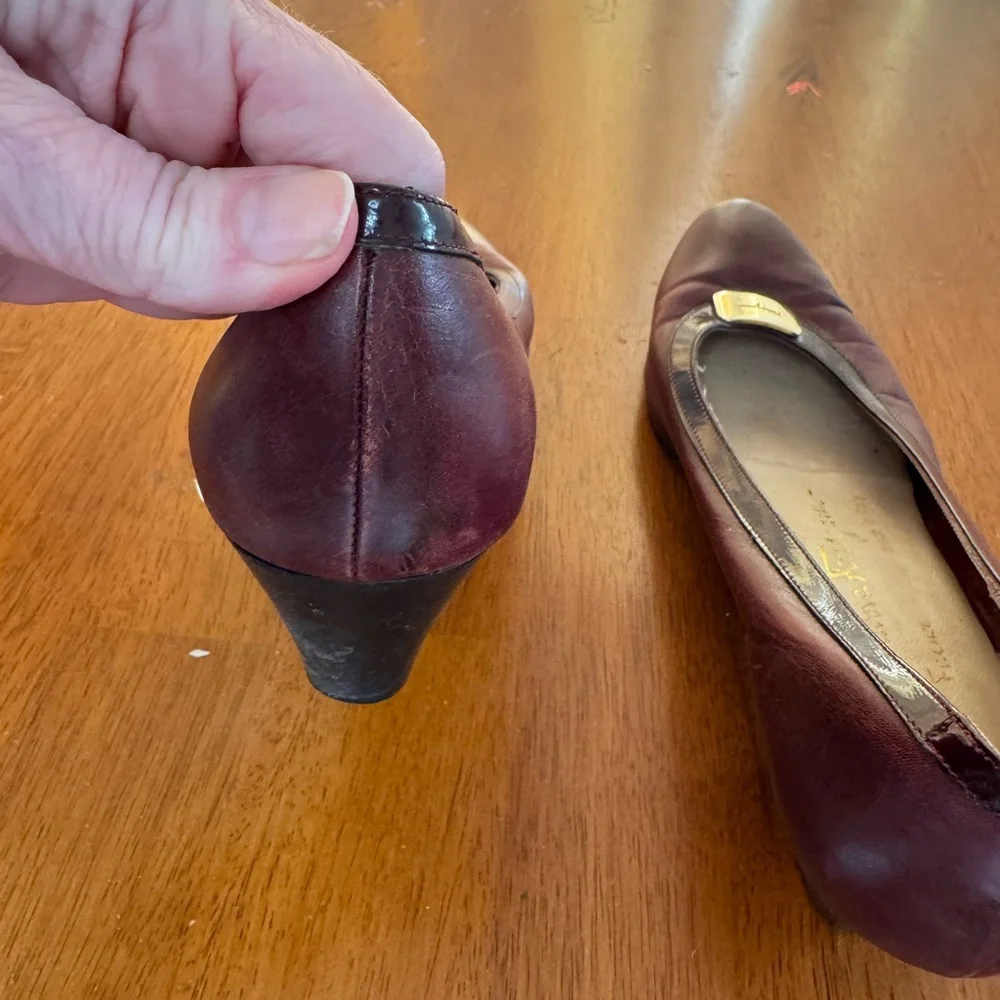Salvatore Ferragamo Firenze Burgundy Leather Pumps size 8 vintage